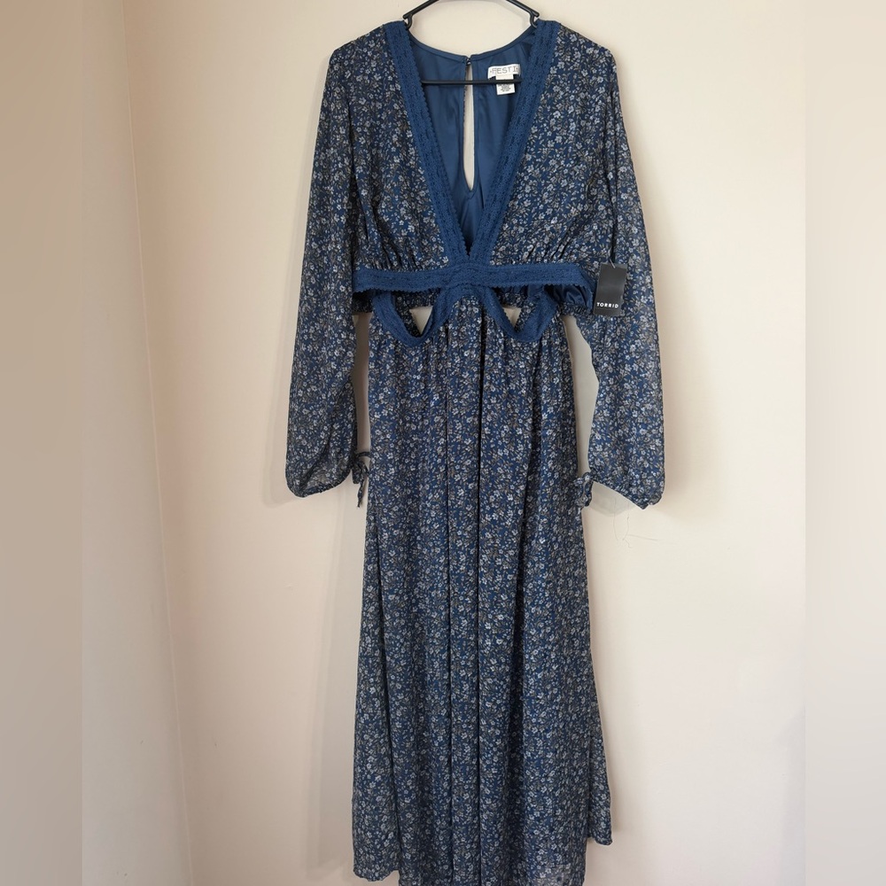 Torrid 
Maxi Chiffon Button Up Dress Size 1x